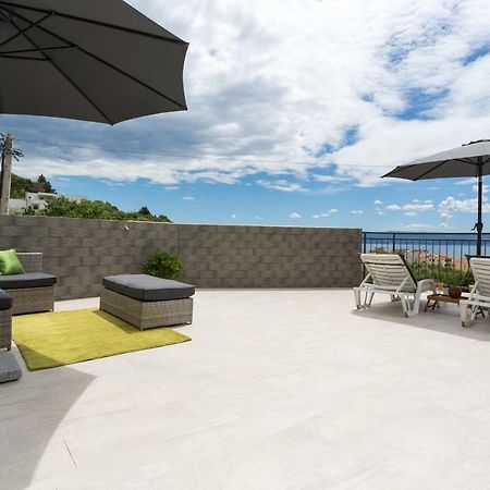 Apartments Lidija - Sea View Apartment With Exclusive Right Of Using Hot Tub Or Split Level Apartment With Exclusive Right Of Using Pool 포드스트라나 외부 사진