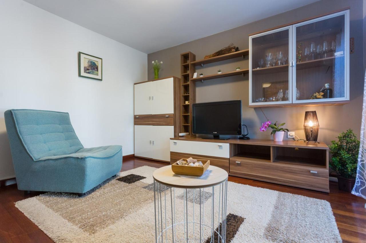 Apartments Lidija - Sea View Apartment With Exclusive Right Of Using Hot Tub Or Split Level Apartment With Exclusive Right Of Using Pool 포드스트라나 외부 사진
