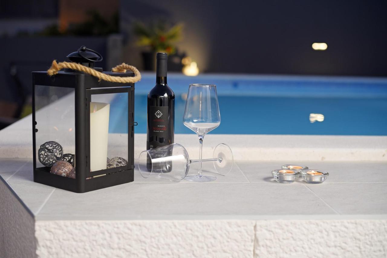 Apartments Lidija - Sea View Apartment With Exclusive Right Of Using Hot Tub Or Split Level Apartment With Exclusive Right Of Using Pool 포드스트라나 외부 사진
