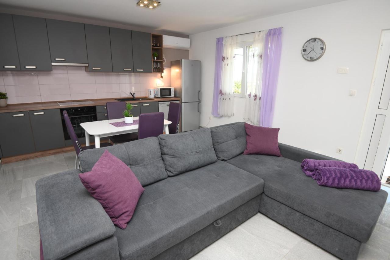 Apartments Lidija - Sea View Apartment With Exclusive Right Of Using Hot Tub Or Split Level Apartment With Exclusive Right Of Using Pool 포드스트라나 외부 사진