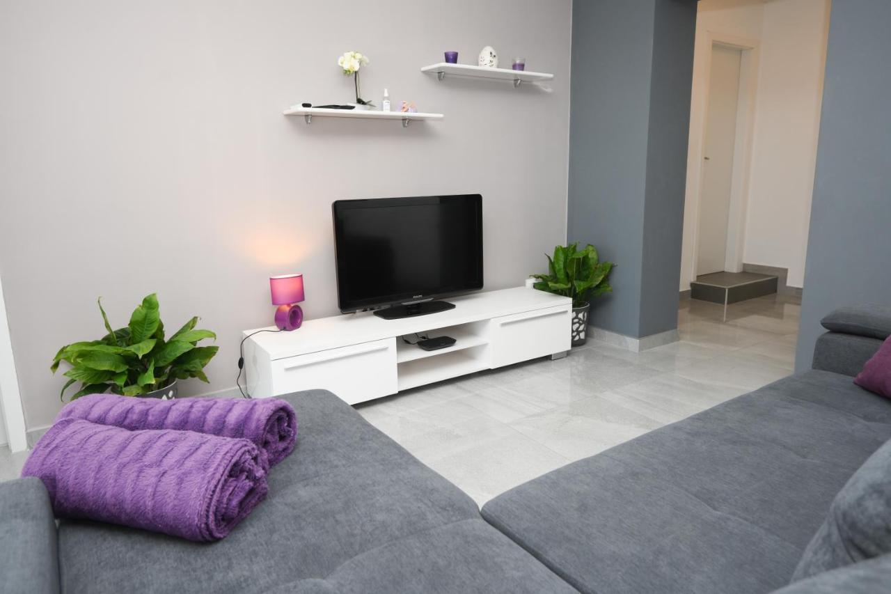 Apartments Lidija - Sea View Apartment With Exclusive Right Of Using Hot Tub Or Split Level Apartment With Exclusive Right Of Using Pool 포드스트라나 외부 사진