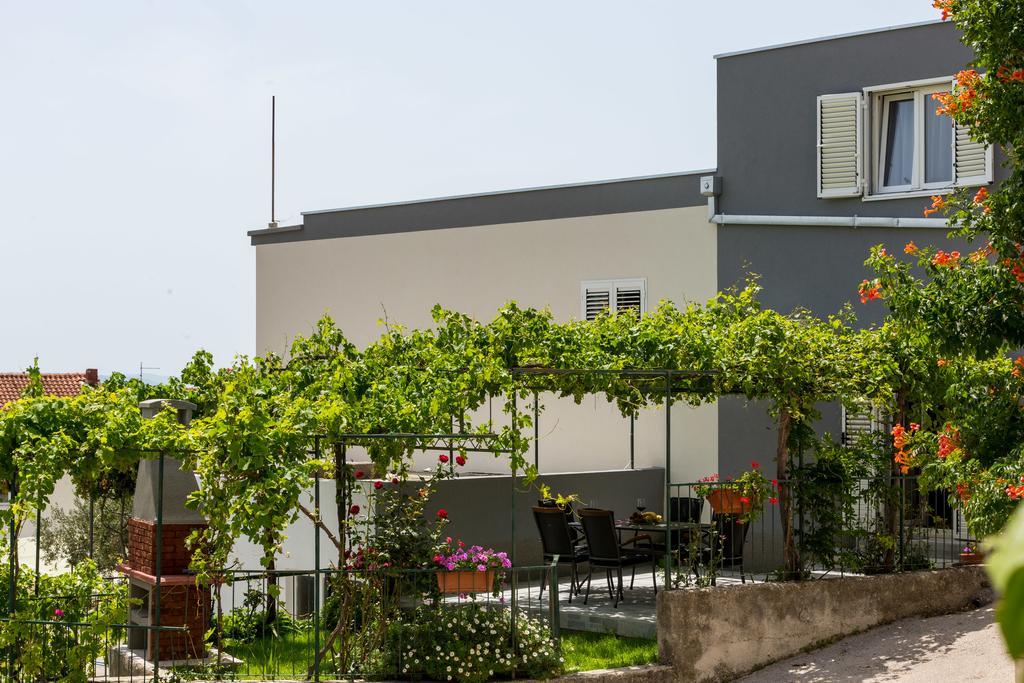 Apartments Lidija - Sea View Apartment With Exclusive Right Of Using Hot Tub Or Split Level Apartment With Exclusive Right Of Using Pool 포드스트라나 외부 사진