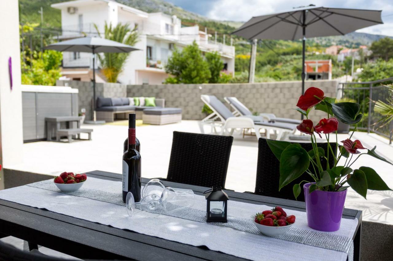 Apartments Lidija - Sea View Apartment With Exclusive Right Of Using Hot Tub Or Split Level Apartment With Exclusive Right Of Using Pool 포드스트라나 외부 사진