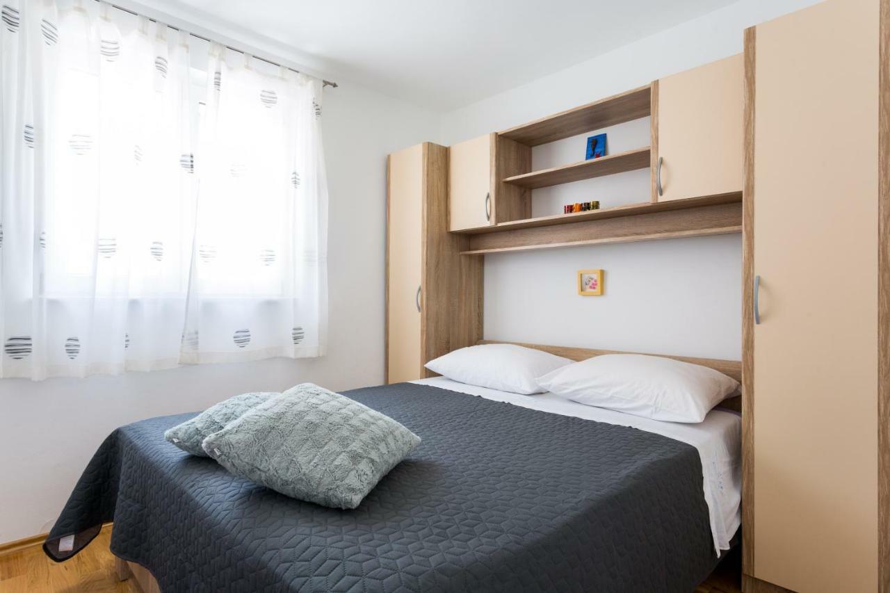 Apartments Lidija - Sea View Apartment With Exclusive Right Of Using Hot Tub Or Split Level Apartment With Exclusive Right Of Using Pool 포드스트라나 외부 사진