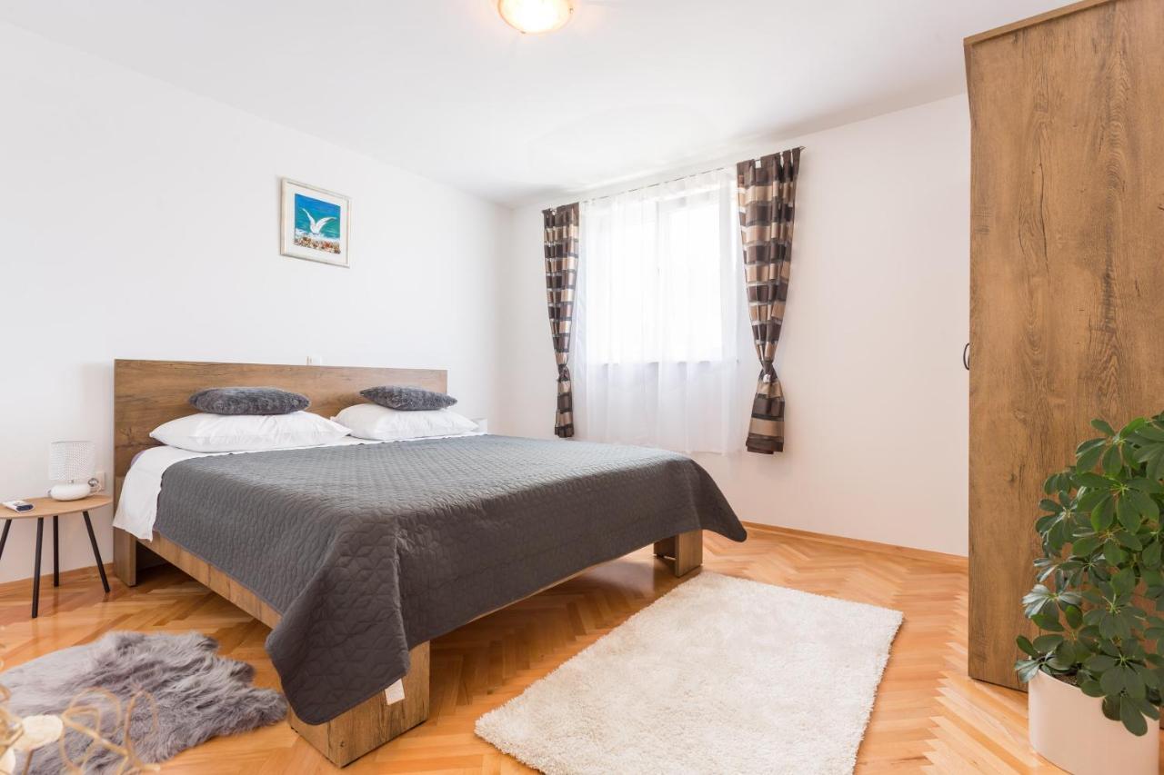 Apartments Lidija - Sea View Apartment With Exclusive Right Of Using Hot Tub Or Split Level Apartment With Exclusive Right Of Using Pool 포드스트라나 외부 사진